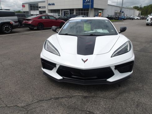 Certified 2022 Chevrolet Corvette Stingray Premium Cpe w/ Z51 Performance Package RWD image 2