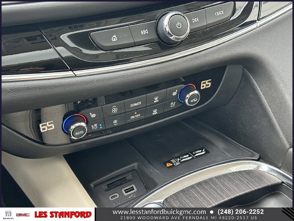 Used 2023 Buick Enclave Avenir AWD/4WD image 33