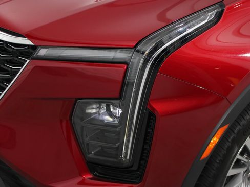 Used 2024 Cadillac XT4 Premium Luxury FWD image 11