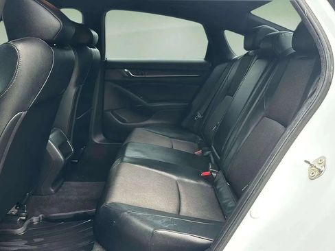 Used 2018 Honda Accord Sport image 17