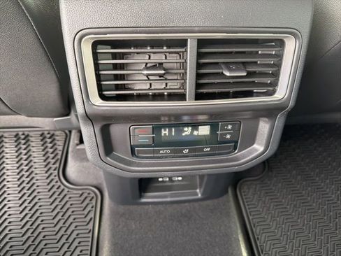 New 2026 Volkswagen Atlas SE image 7