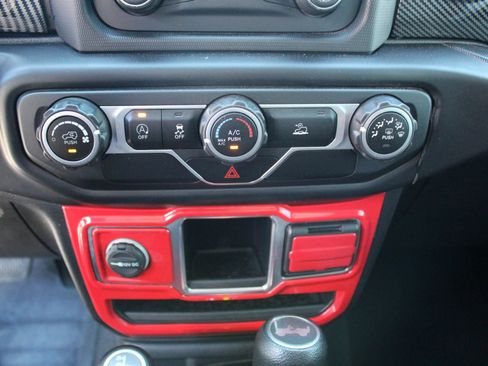 Used 2021 Jeep Wrangler Unlimited Sport AWD/4WD image 19