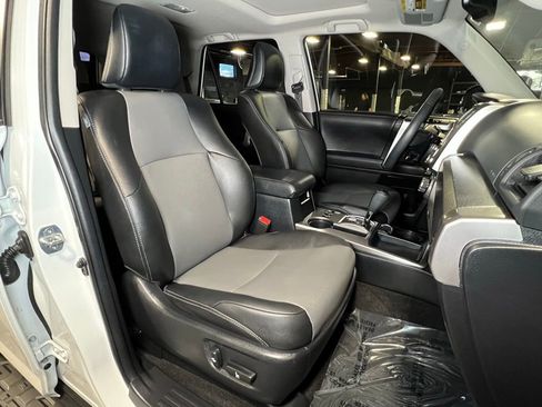 Used 2024 Toyota 4Runner SR5 Premium w/ Moonroof Package RWD image 4