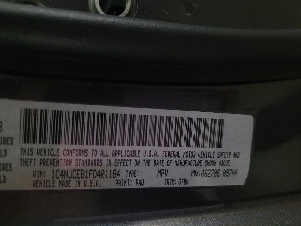 Used 2015 Jeep Compass Latitude FWD image 33