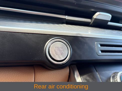 Used 2024 Kia Carnival LX FWD image 16