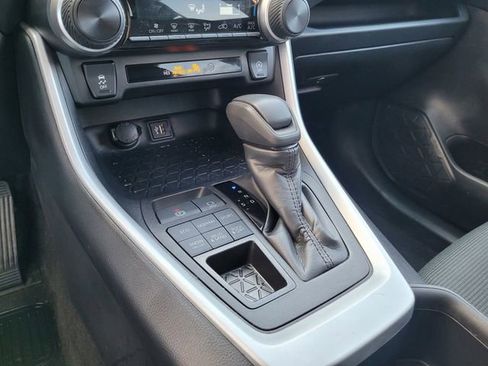 Used 2024 Toyota RAV4 LE image 21