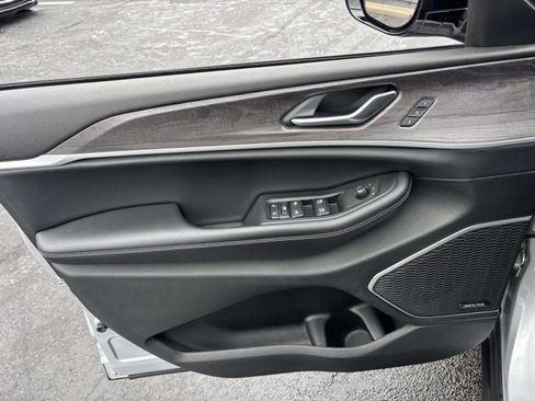 Used 2021 Jeep Grand Cherokee L Limited w/ Trailer Tow Group (B) image 13