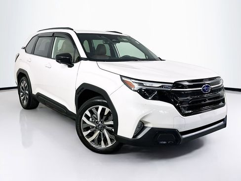 Used 2025 Subaru Forester Touring w/ Popular Package - Touring AWD/4WD image 1