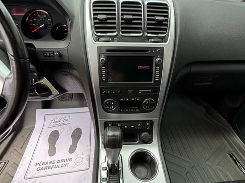 Used 2010 GMC Acadia SLT w/ Technology Package image 16