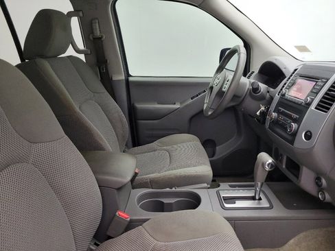 Used 2018 Nissan Frontier SV image 21