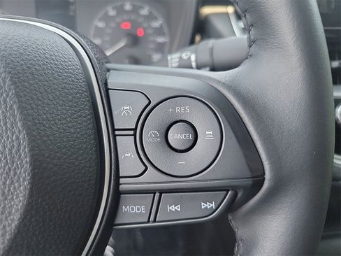 Used 2024 Toyota Corolla SE image 7