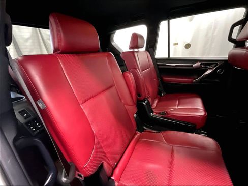 Used 2023 Lexus GX 460 Luxury w/ Sport Design Package image 16
