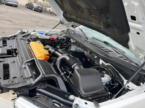 Used 2016 Ford F150 Platinum w/ Equipment Group 701A Luxury image 44