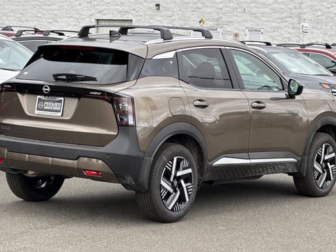 New 2026 Nissan Kicks SV w/ SV Premium Package image 4