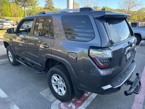 Used 2019 Toyota 4Runner SR5 image 3