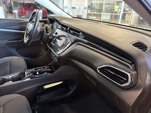 Used 2023 Chevrolet Bolt EUV LT w/ Comfort Package image 33