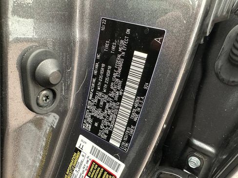 Used 2023 Toyota Highlander L FWD image 9