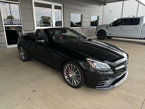 Used 2017 Mercedes-Benz SLC 43 AMG image 4