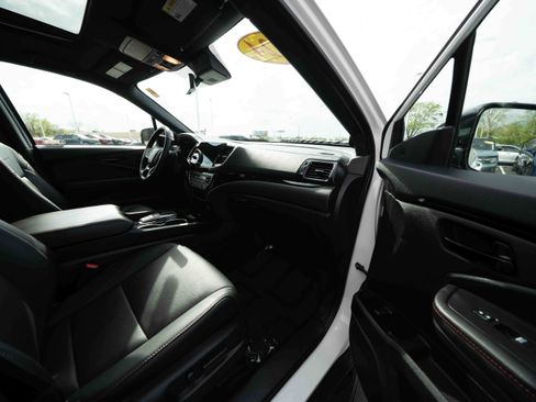 Certified 2024 Honda Passport Black Edition image 26