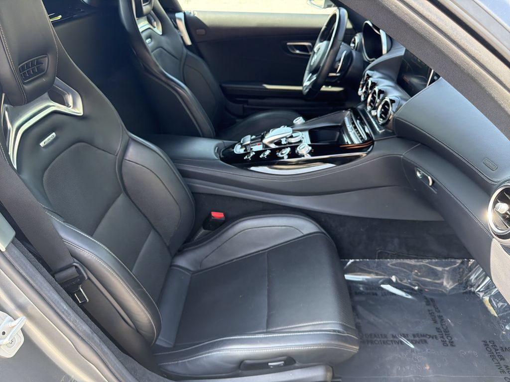 Used 2018 Mercedes-Benz AMG GT Roadster image 15