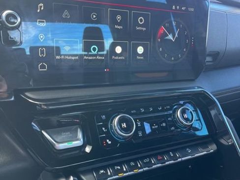 Used 2024 GMC Sierra 1500 AT4 image 42