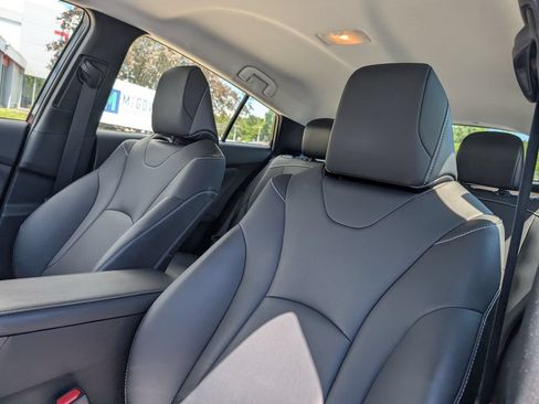 Used 2021 Toyota Prius Prime XLE FWD image 19