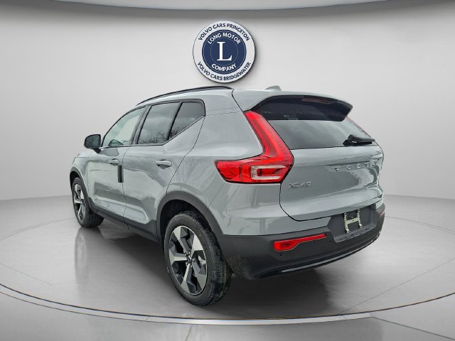 New 2026 Volvo XC40 B5 Core w/ Protection Package Premier AWD/4WD image 2