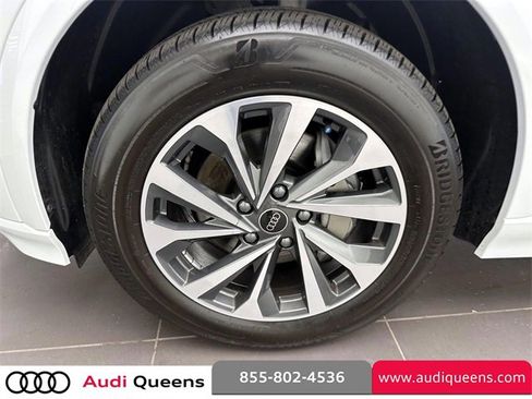 Used 2025 Audi Q6 e-tron Premium Plus image 8