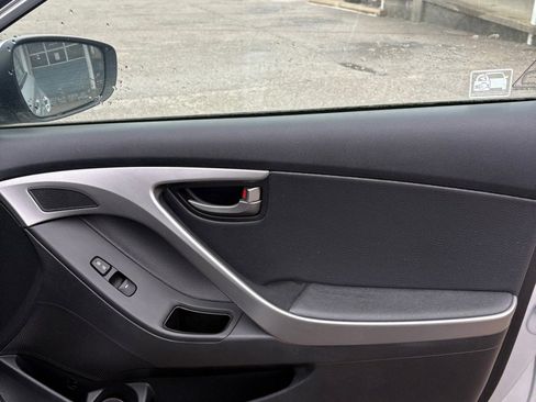 Used 2013 Hyundai Elantra Limited image 15