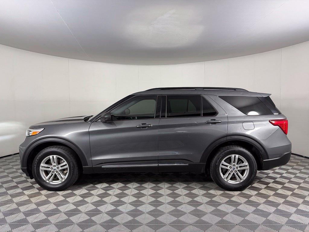 Used 2023 Ford Explorer XLT w/ Equipment Group 202A AWD/4WD image 5