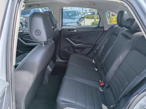 Used 2023 Volkswagen Jetta SE FWD image 14