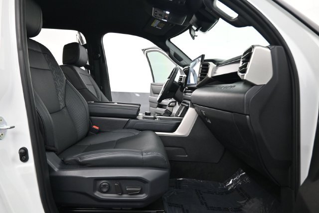 Used 2025 Toyota Tundra SR5 w/ SR5 Premium Package AWD/4WD image 20