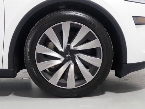 Used 2026 Tesla Model Y Long Range AWD/4WD image 53