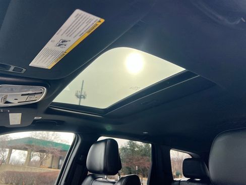 Used 2018 Jeep Grand Cherokee Limited image 38