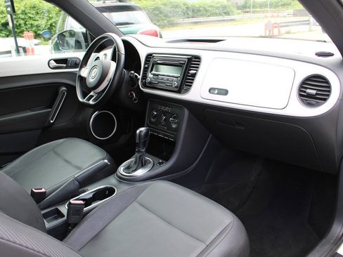 Used 2012 Volkswagen Beetle 2.5 FWD image 31