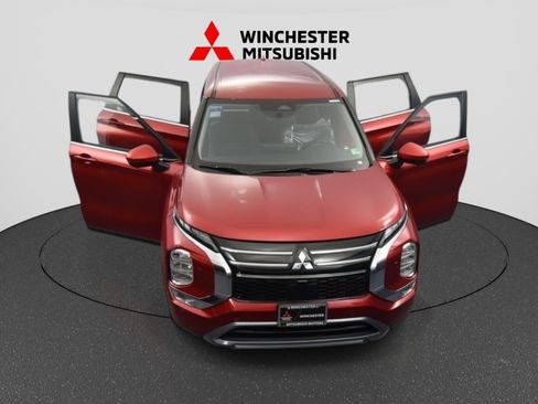 New 2025 Mitsubishi Outlander SE image 39