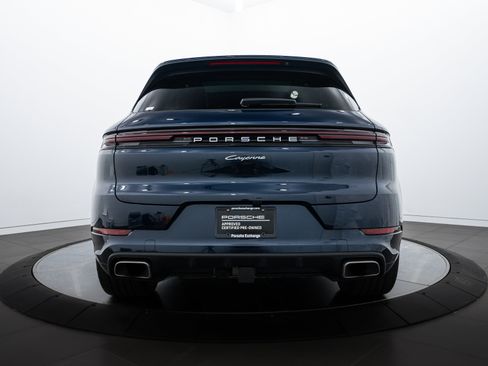 Certified 2025 Porsche Cayenne image 6