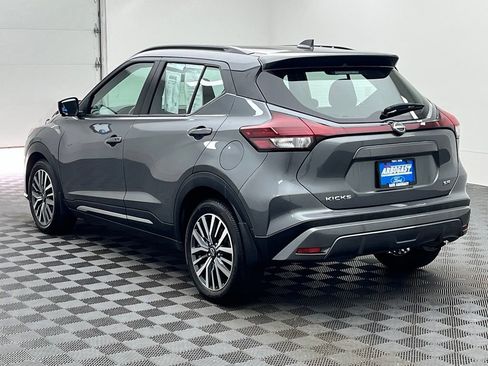 Used 2024 Nissan Kicks SR FWD image 10
