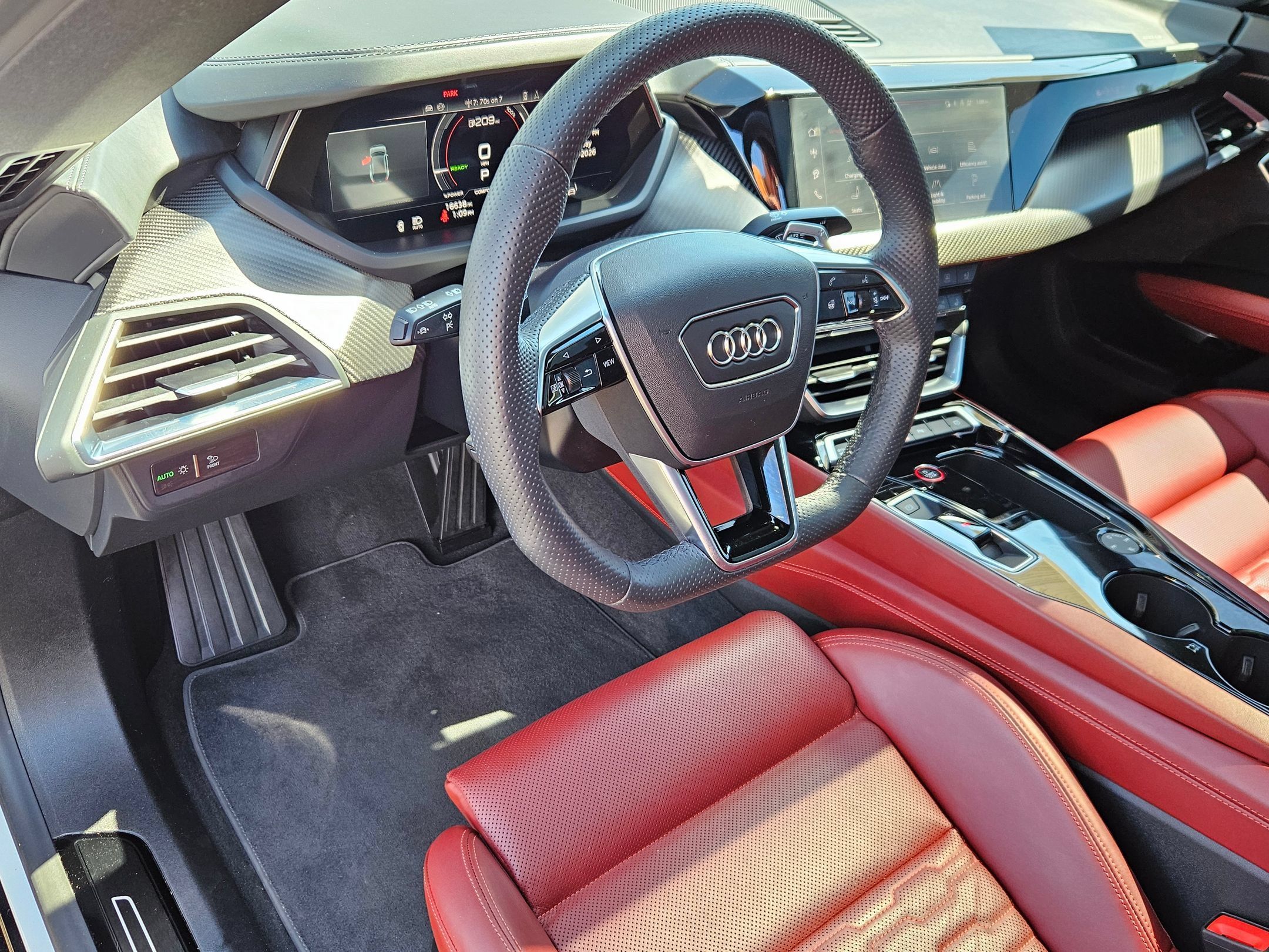 Used 2024 Audi e-tron GT Premium Plus AWD/4WD image 12