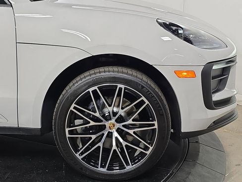 New 2026 Porsche Macan image 11