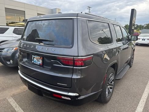 Used 2022 Jeep Wagoneer Series III AWD/4WD image 25