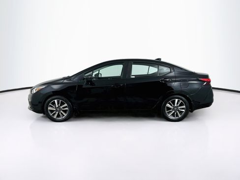 Used 2020 Nissan Versa SV FWD image 4