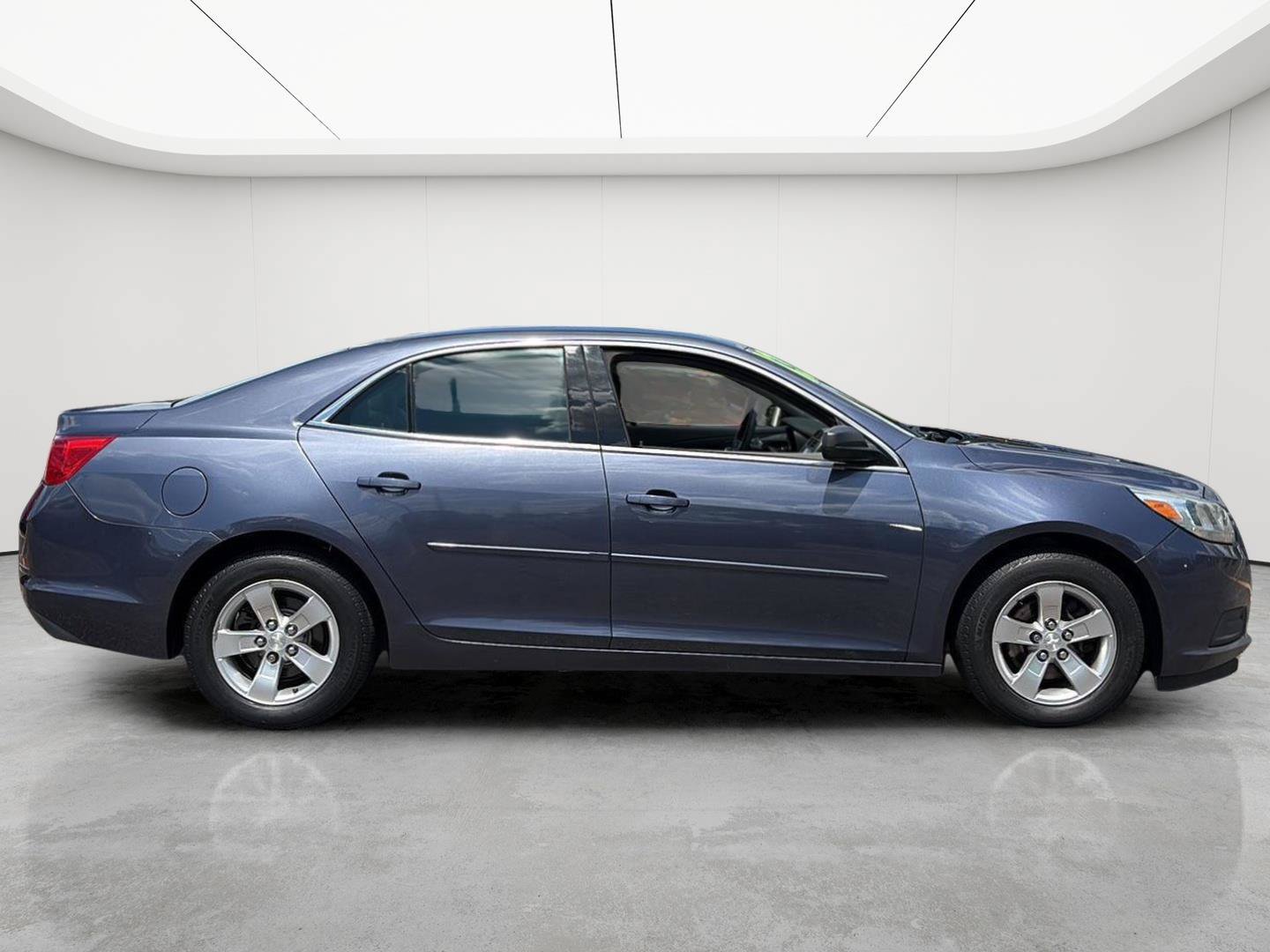 Used 2013 Chevrolet Malibu LS w/ Protection Package FWD image 9