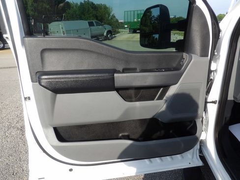 Used 2023 Ford F350 XLT AWD/4WD image 14