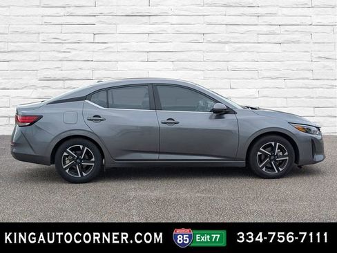 Used 2024 Nissan Sentra SV image 4