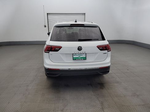 Used 2022 Volkswagen Tiguan SE image 6