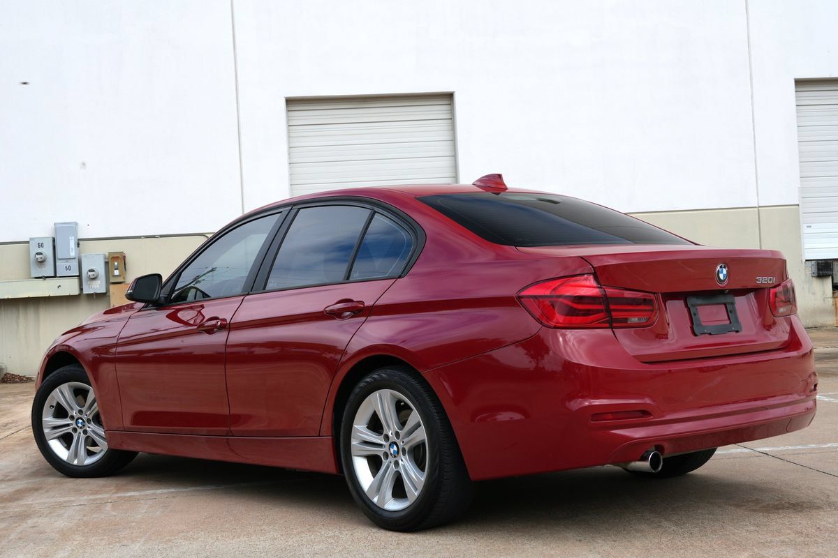 Used 2018 BMW 320i Sedan w/ Convenience Package RWD image 4