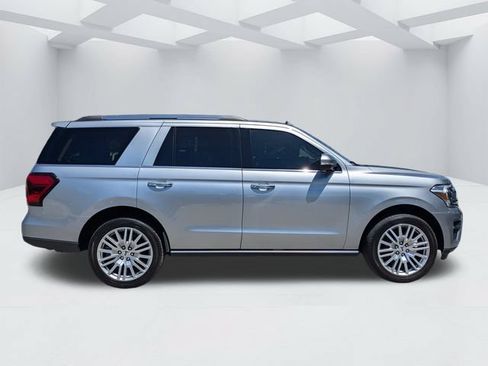 Used 2024 Ford Expedition Limited RWD image 3