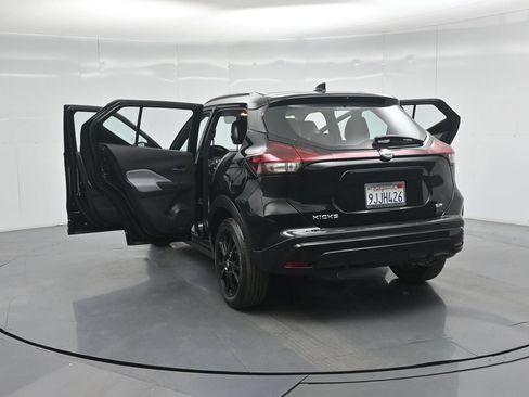 Used 2023 Nissan Kicks SR w/ SR Premium Package FWD image 33