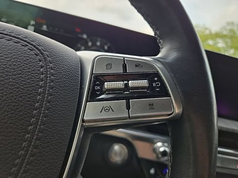 Certified 2025 Kia Telluride SX w/ SX Captain's Chair Package AWD/4WD image 17